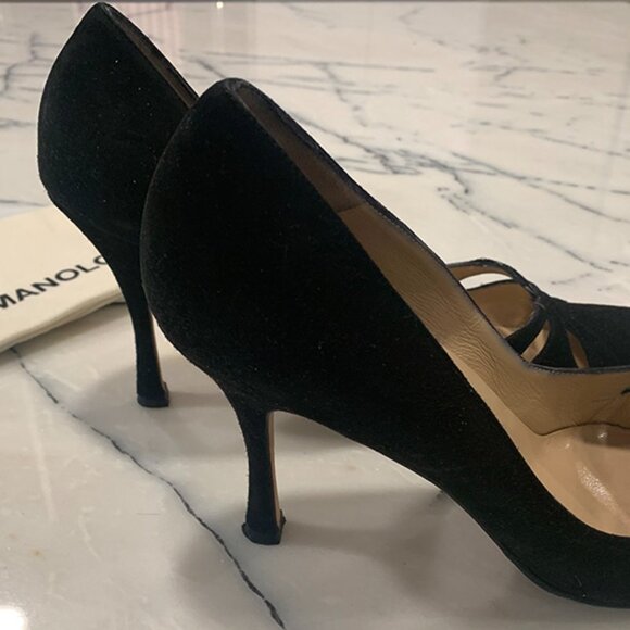 Vintage Manolo Blahnik Black Suede Heels - Picture 11 of 14